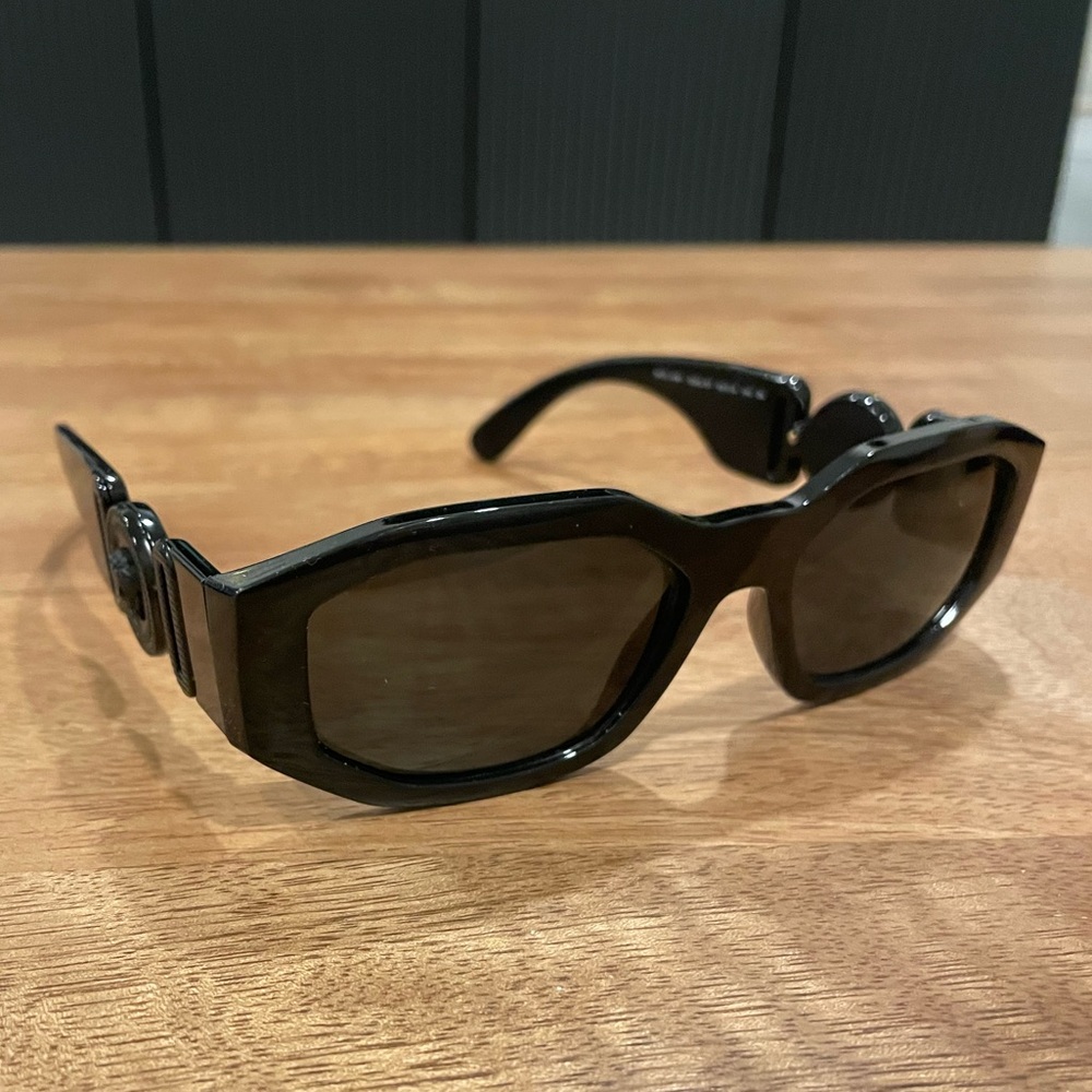 VERSACE VE4361 Unisex Black Sunglasses - Gently Worn